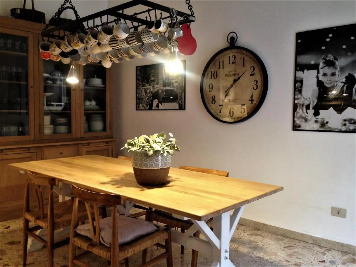 A Casa Di Amelie Villa Palermo 0*,  Italië